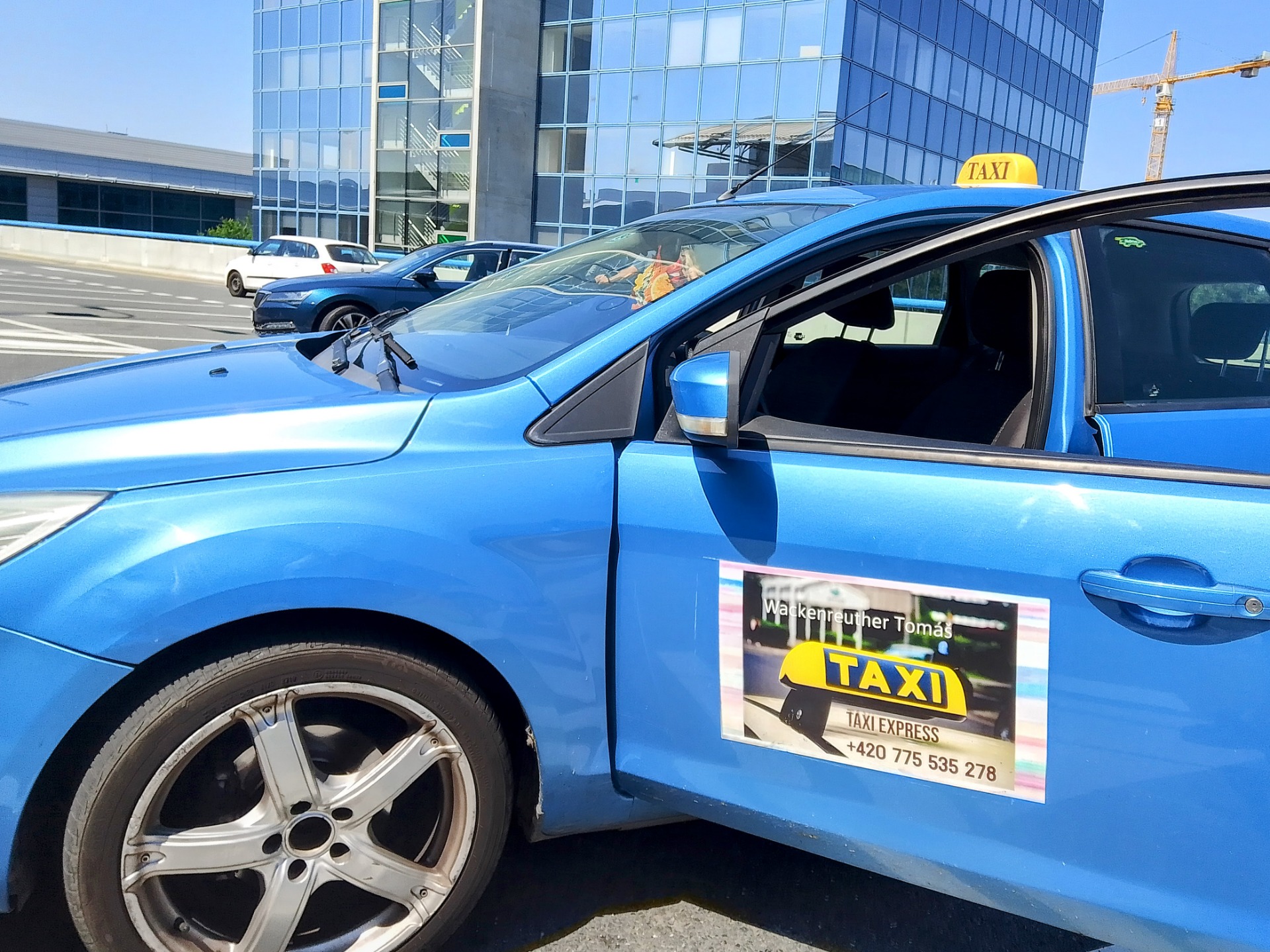 Taxi Express – Blue Ford Focus Combi in Český Krumlov
